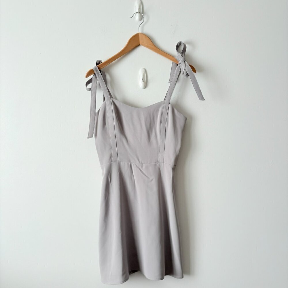 Aritzia Sunday Best Tie Bow Straps Weller Dress Ashen Grey Size 4 - Picture 2 of 5